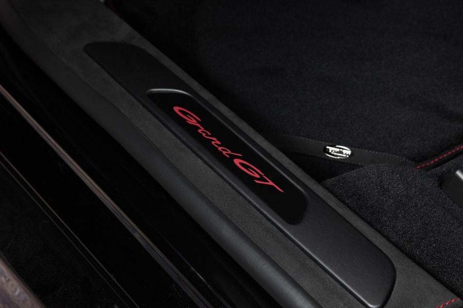 Детали интерьера Porsche Panamera Turbo GrandGT by TechART 2011 года  (фото 5 из 12)